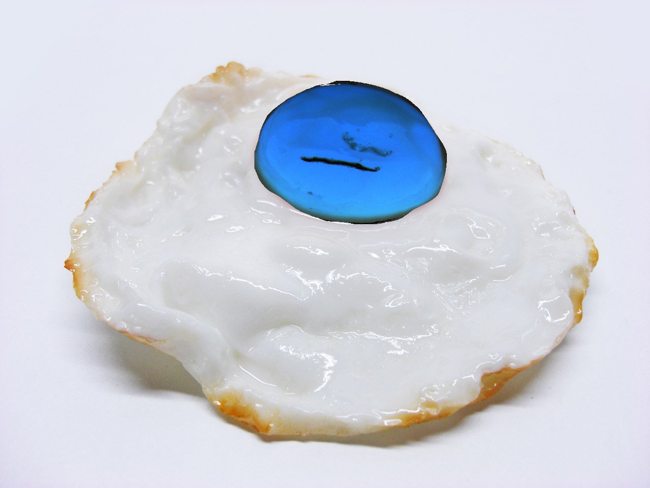 Dân AI nức nở khen AI “ốp” được quả trứng màu xanh biển, dân thiết kế bảo chỉ cần chục giây là xong- Ảnh 3. Quả trứng xanh được tạo bằng Microsoft Paint