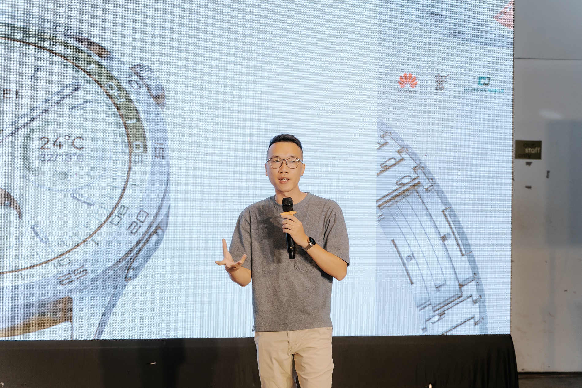 Reviewer Vinh Xô trước thềm họp báo Better Choice Awards: khi ai cũng có thể làm chuyên gia nhờ AI, giám khảo lại càng quan trọng- Ảnh 1. Reviewer Vinh Xô chia sẻ về xu hướng công nghệ năm nay