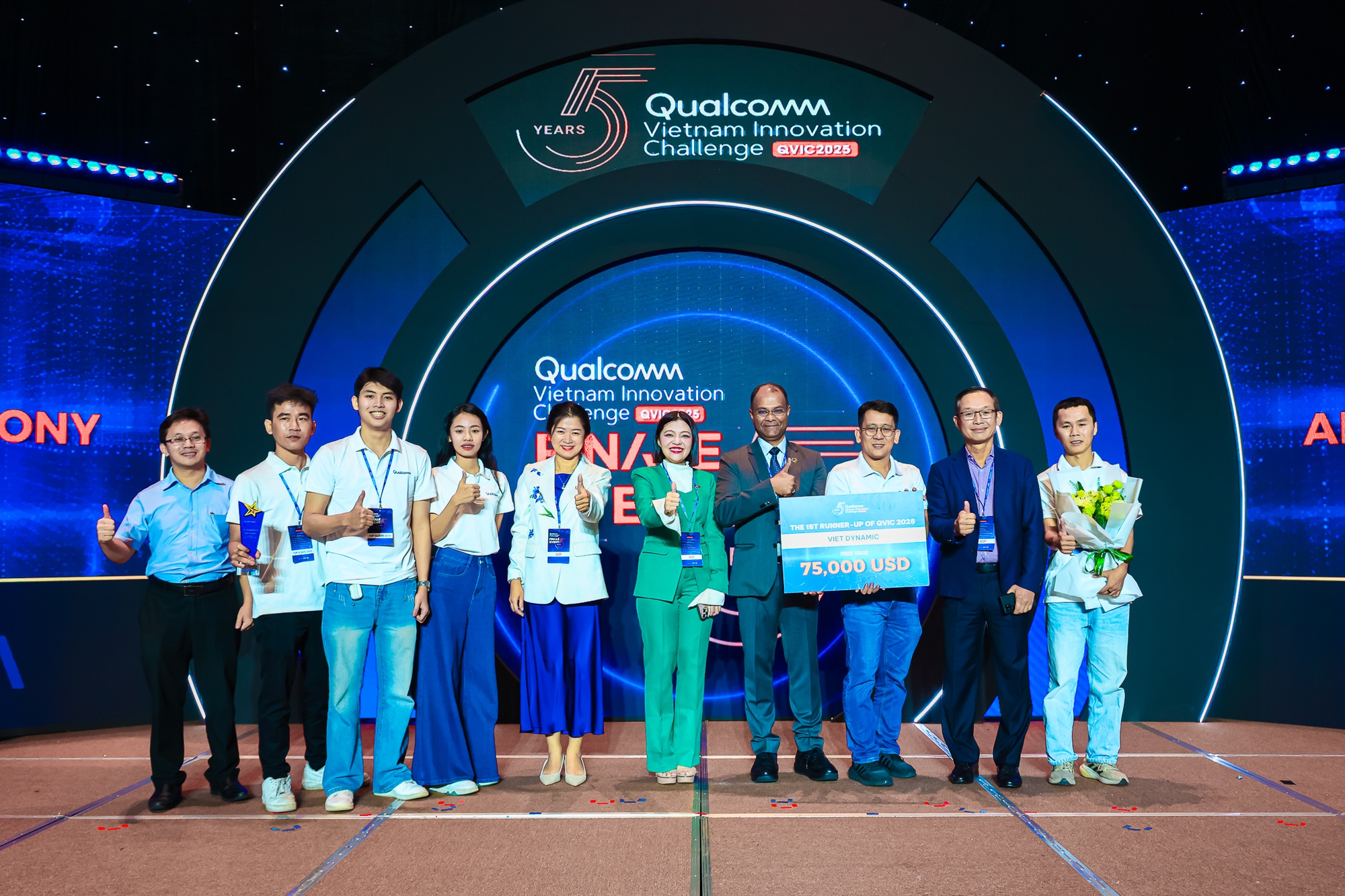 Viet Dynamic đạt giải nhì Đội Viet Dynamic