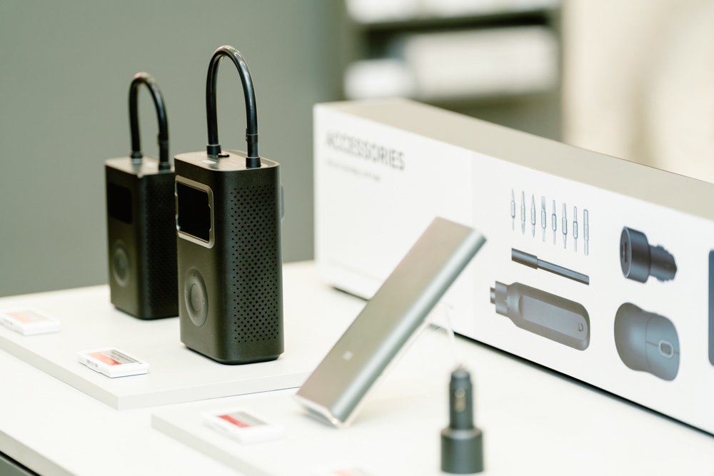 Khách hàng mua sắm nhận ưu đãi