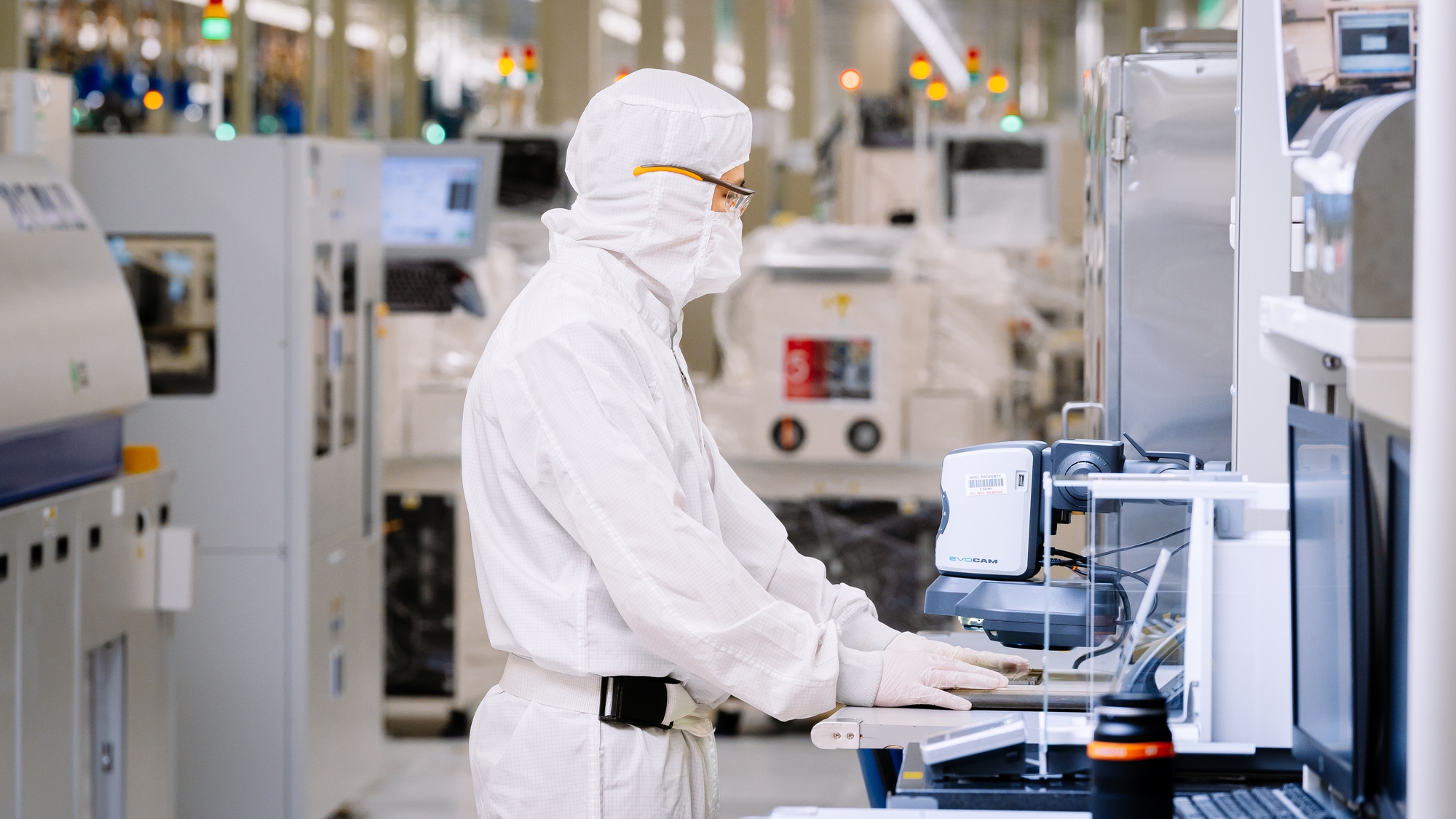 Nhà máy đóng gói, kiểm thử năm 2006 tại TP Hồ Chí Minh Intel xây dựng nhà máy tại Việt Nam