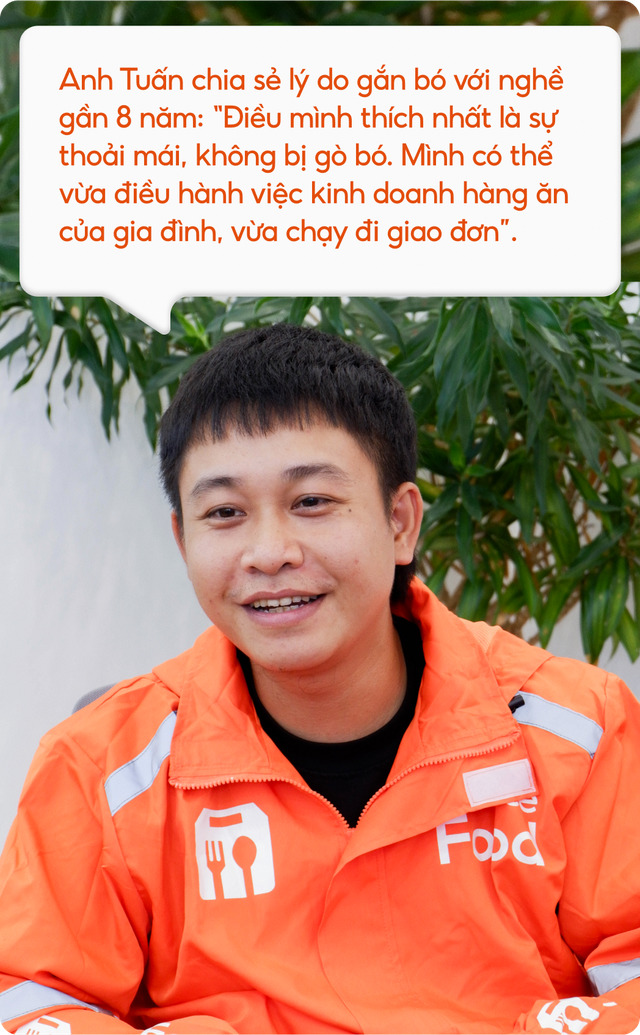 Tài xế chia sẻ câu chuyện gắn bó lâu dài Gương mặt tài xế trẻ tươi cười