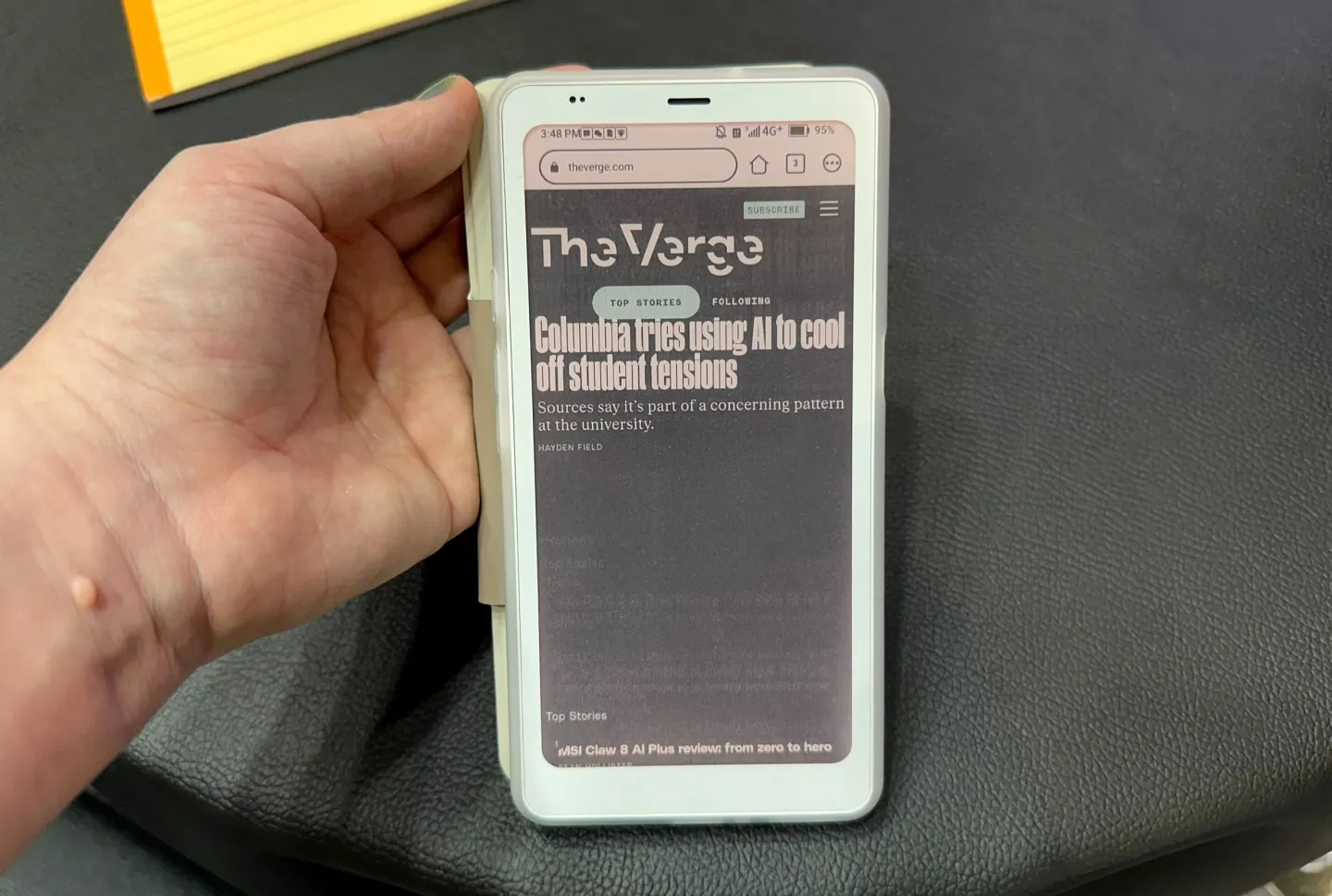 Khay thẻ SIM trên Onyx Boox Palma thế hệ tiếp theo