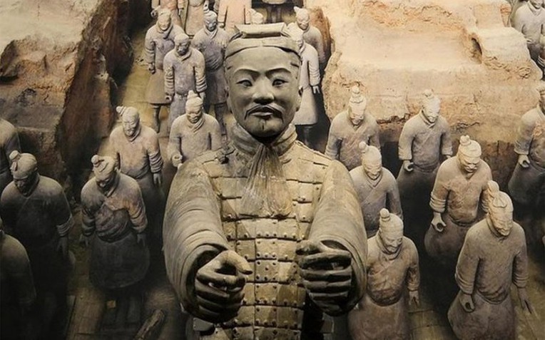 Đội quân đất nung trong lăng Tần Thủy Hoàng Đội quân đất nung trong lăng Tần Thủy Hoàng