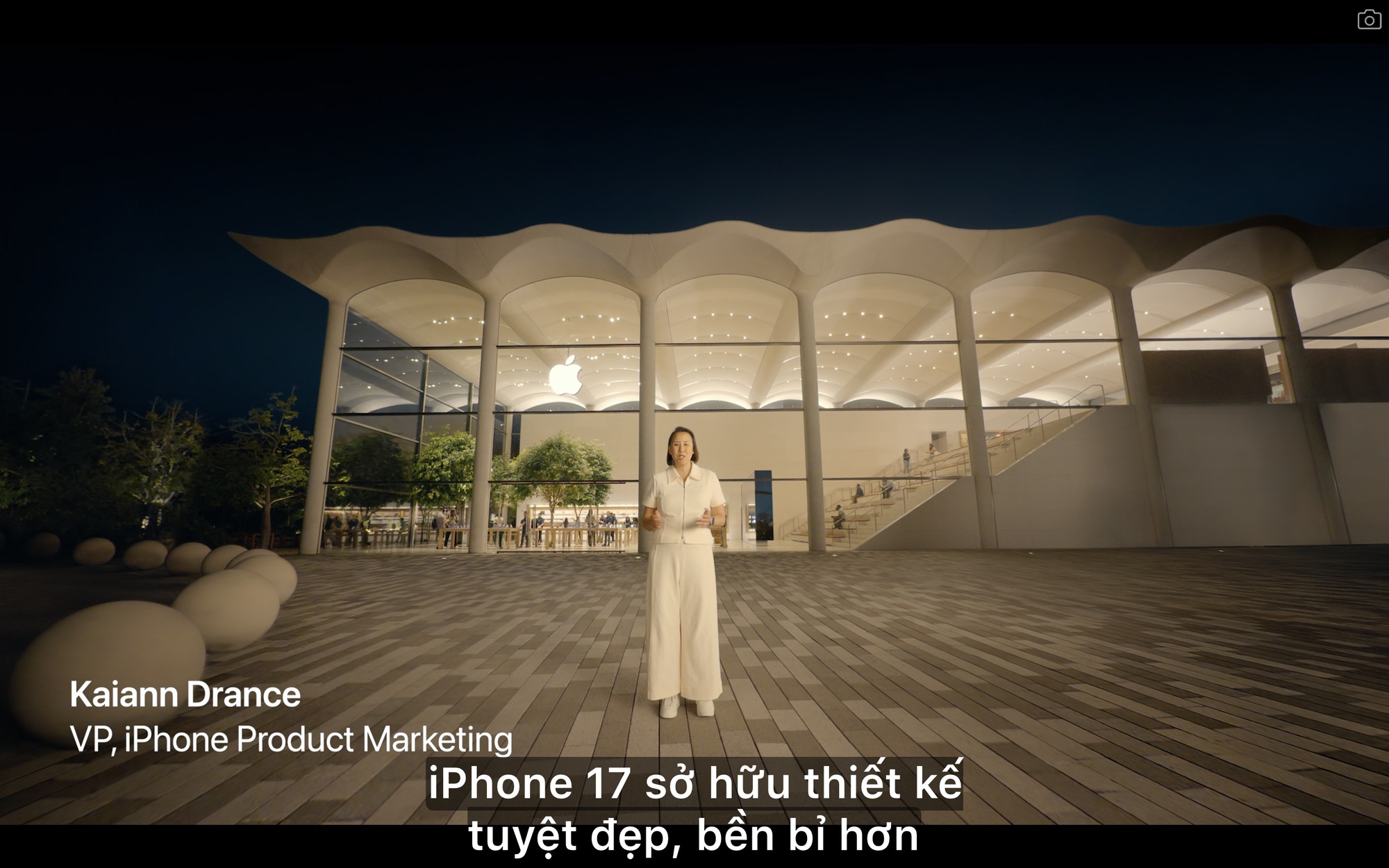 Phụ đề tiếng Việt xuất hiện trong livestream ra mắt iPhone 17 Phụ đề tiếng Việt trên livestream iPhone 17