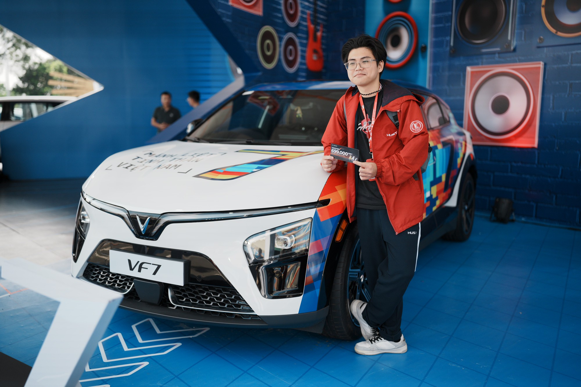 Tham quan và lái thử xe điện