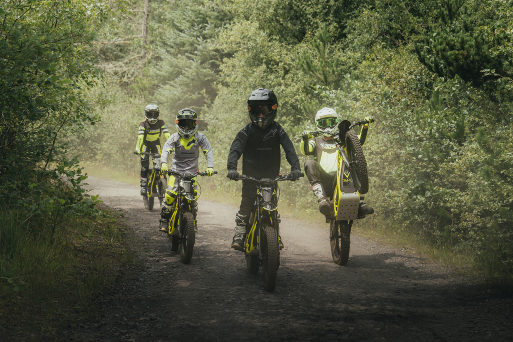 Triumph ra mắt dòng xe địa hình điện TXP Youth!- Ảnh 4. Thiết kế thể thao của TXP Youth