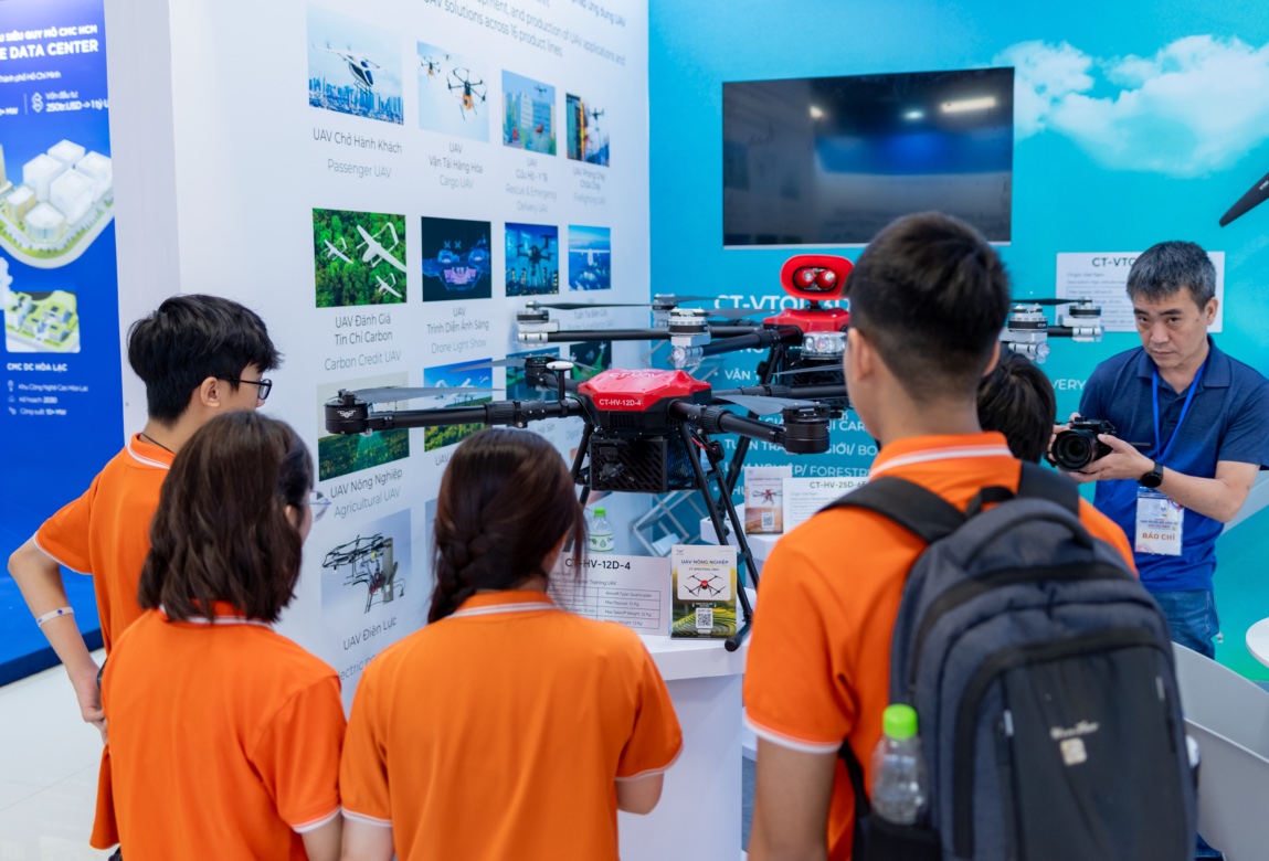 Sử dụng giải pháp AI quản trị an ninh mạng trực tiếp