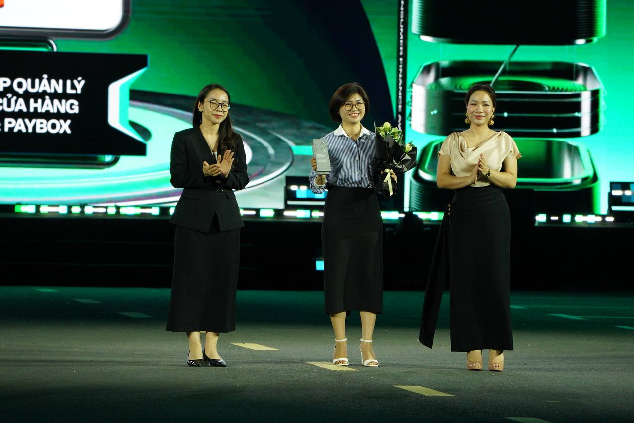 Đại diện nhận giải thưởng Đại diện nhận giải thưởng Better Choice Awards 2025