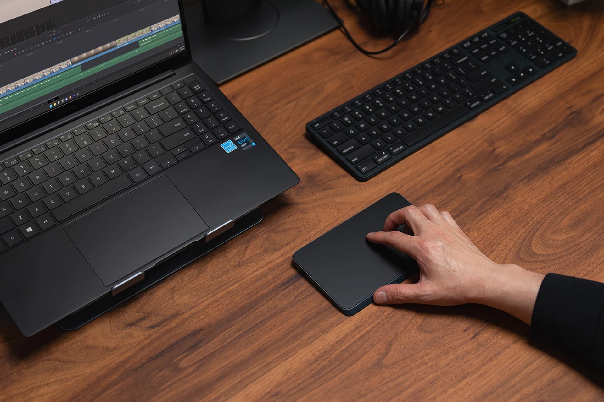 HyperSpace Trackpad Pro trên Kickstarter HyperSpace Trackpad Pro đang gây quỹ trên Kickstarter