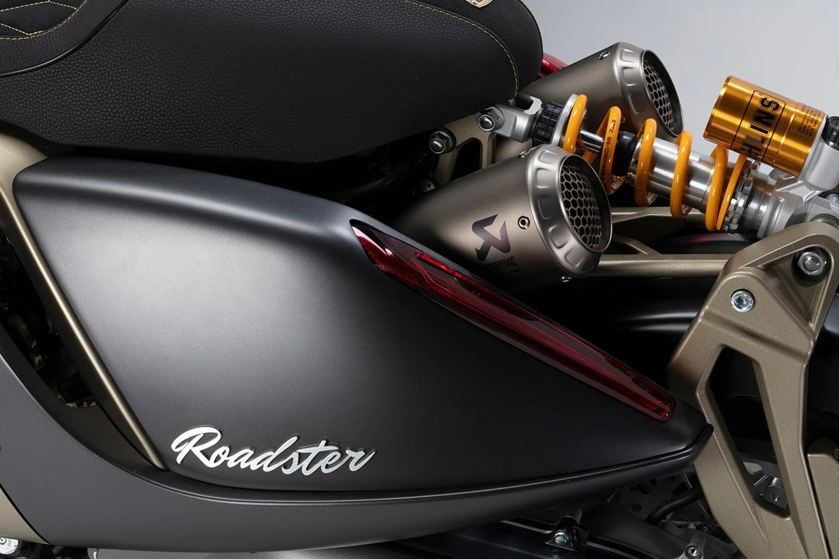 Chi tiết thiết kế tinh xảo trên Roadster 400 Các chi tiết cơ khí được khoe một cách có chủ đích.