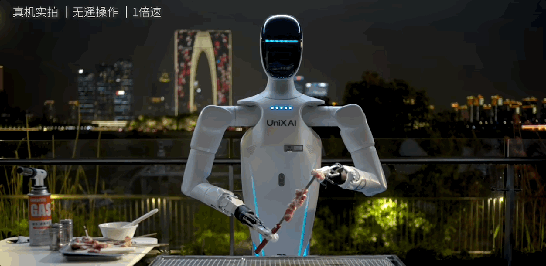 Robot Photon học cách trộn salad Robot được huấn luyện bằng dữ liệu chuyển động thực tế