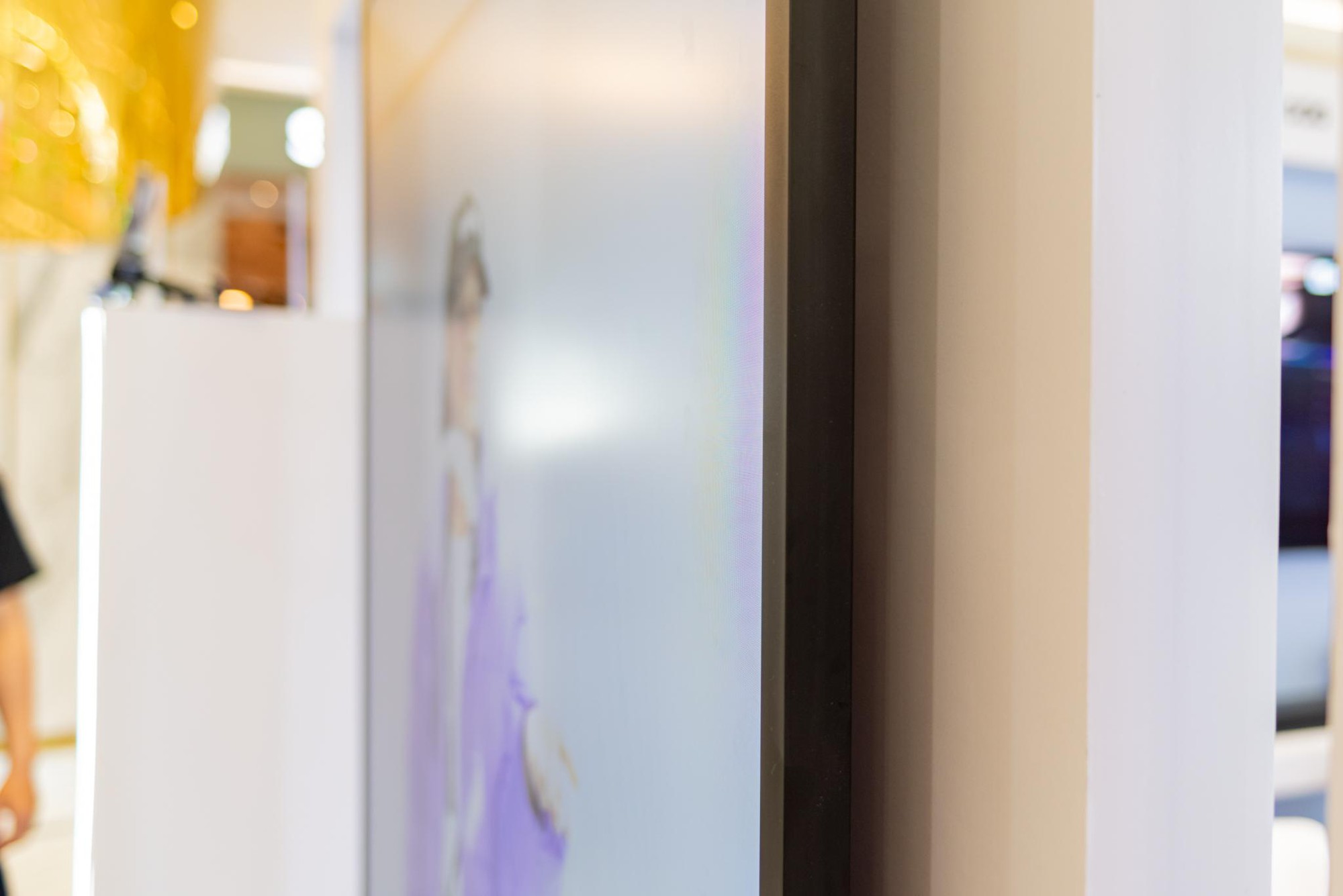 Hiệu ứng 3D chân thực thu hút nhiều người xem Khách tham quan thích thú với công nghệ hiển thị mới